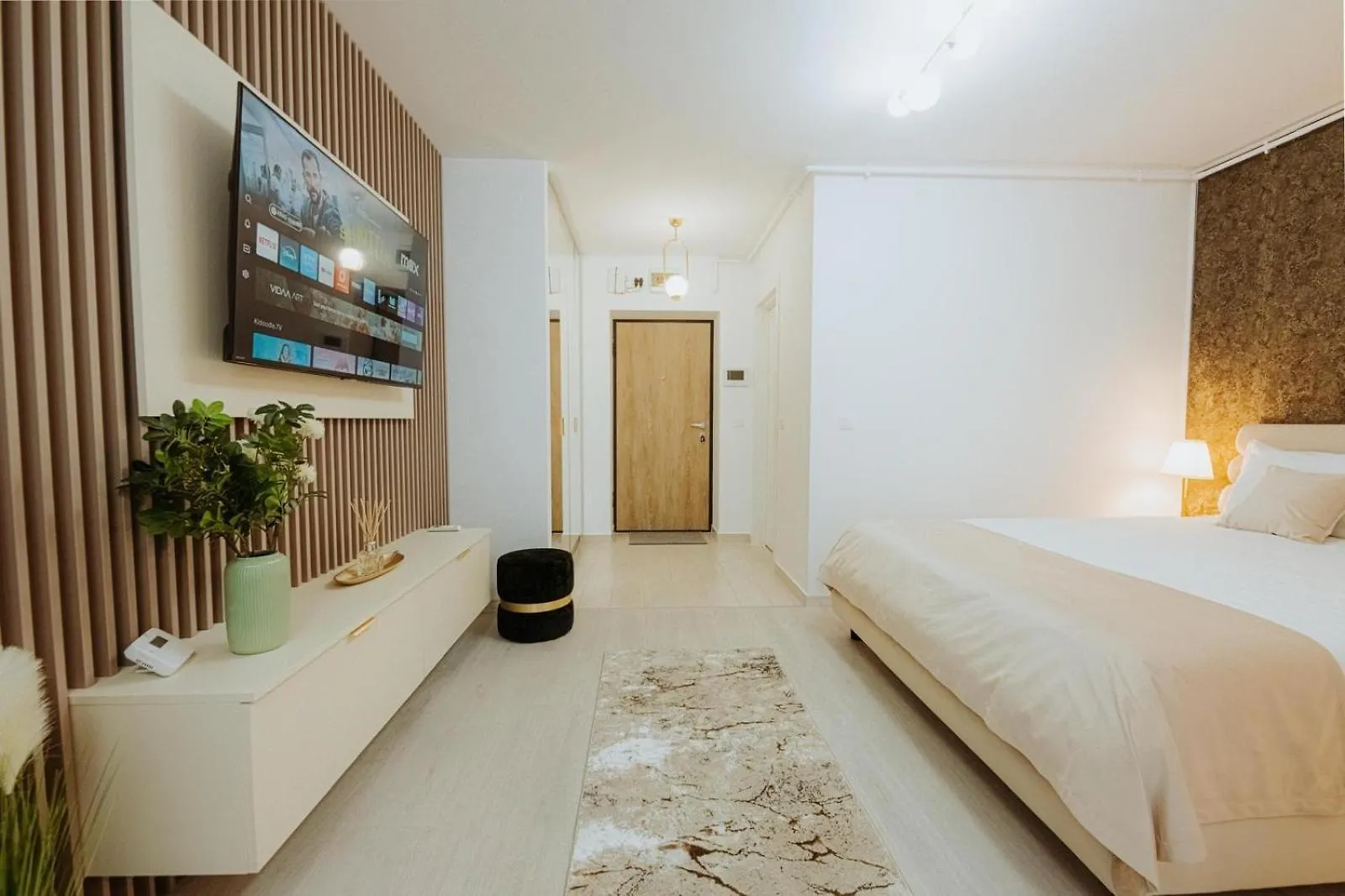 Mara Studio Hils Bucharest 0*,  Romania